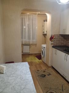 2-комн. квартира, улица Оганова, 61 кв.м., 1/5 этаж, капиталь