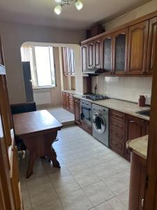 4-комн. квартира, улица Давида Маляна, 115 кв.м., капитальн