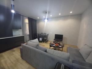 2-комн. квартира на ул. Гераци, 50 кв.м., 1/5 этаж, евроремон