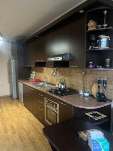 2-комн. квартира на ул. Виктора Амбарцумяна, 88 кв.м.