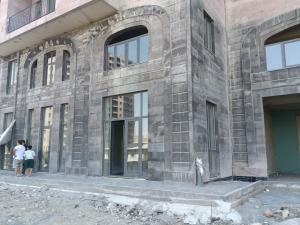 Многофункциональная недвижимость на ул. Гюрджян в Нор