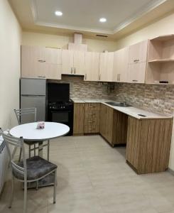 3-комн. квартира на ул. Гераци в центре, 75 кв.м., 1/9 этаж, к�