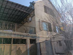 Трёхэтажный каменный дом на ул. Тигран Петросян в Дзор�